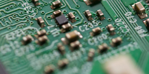 По стандартам качества