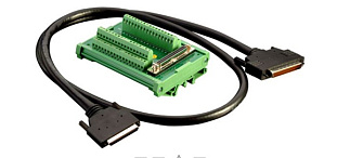 U2902A Клеммный блок и 68-контактный разъем SCSI-II с кабелем длиной 2 м